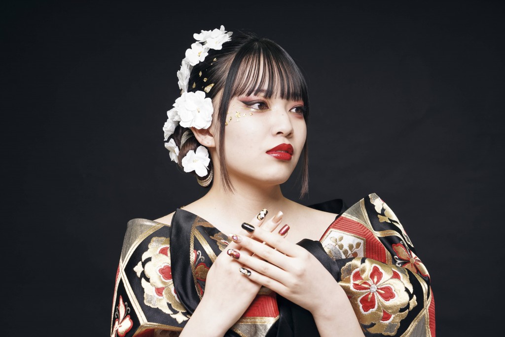 7.上山亜湖「妖艶」