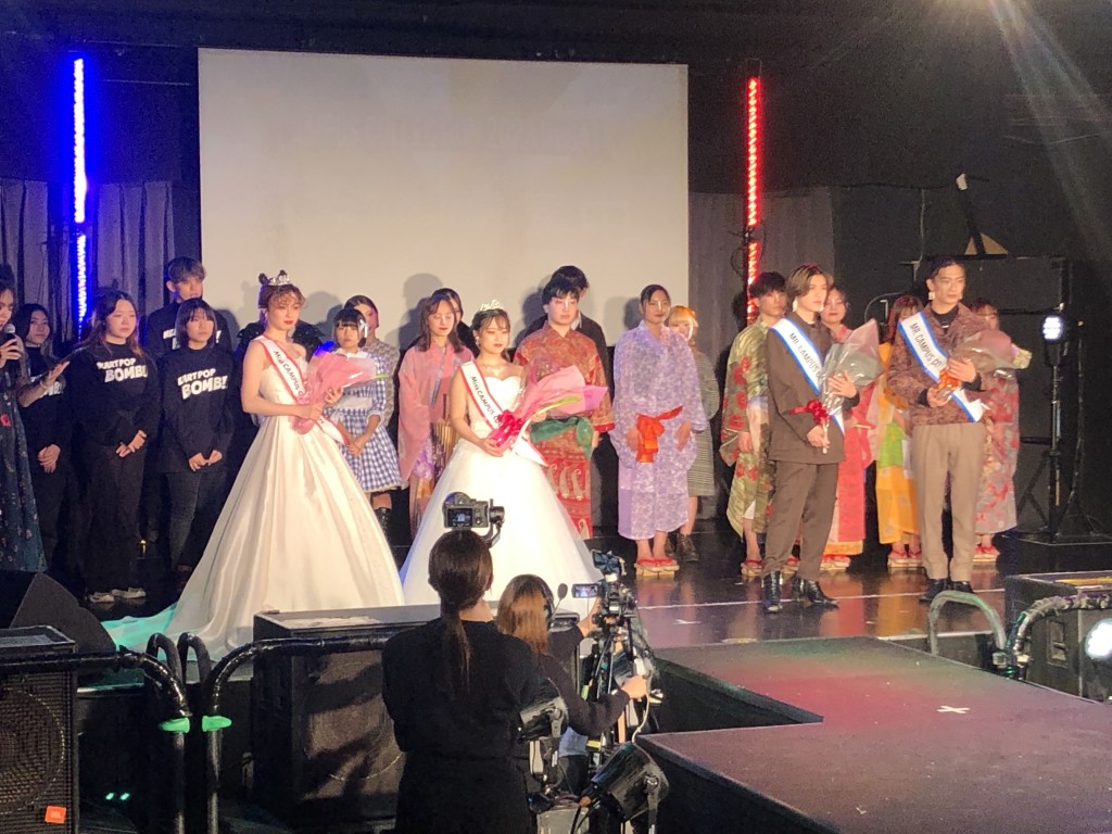 D8B1745E-F5C0-4979-829D-74A106A4D331