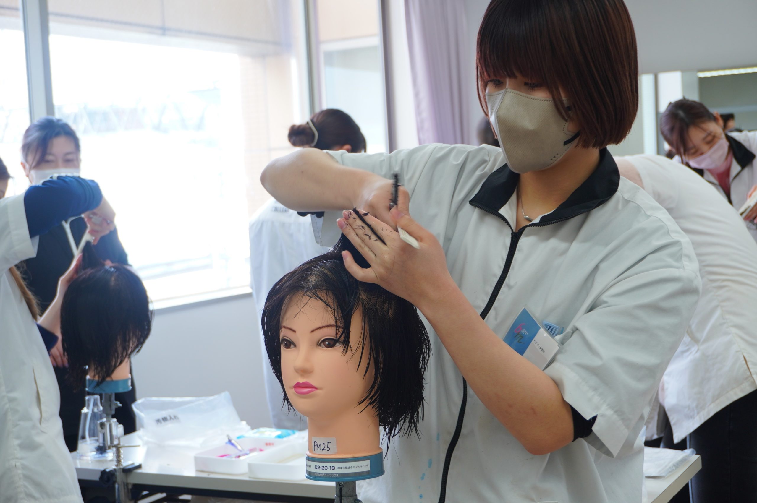 美容国家試験本番用カットウィッグ7体